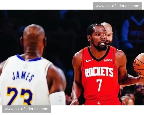 洛城风云再起,迈阿密燃情依旧:湖人vs热火,一场不可错过的圣诞大战预演! 洛城风云再起,迈阿密燃情依旧:湖人vs热火,一场不可错过的圣诞大战预演!